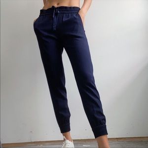 Aritzia Wilfred crepe jogger pants